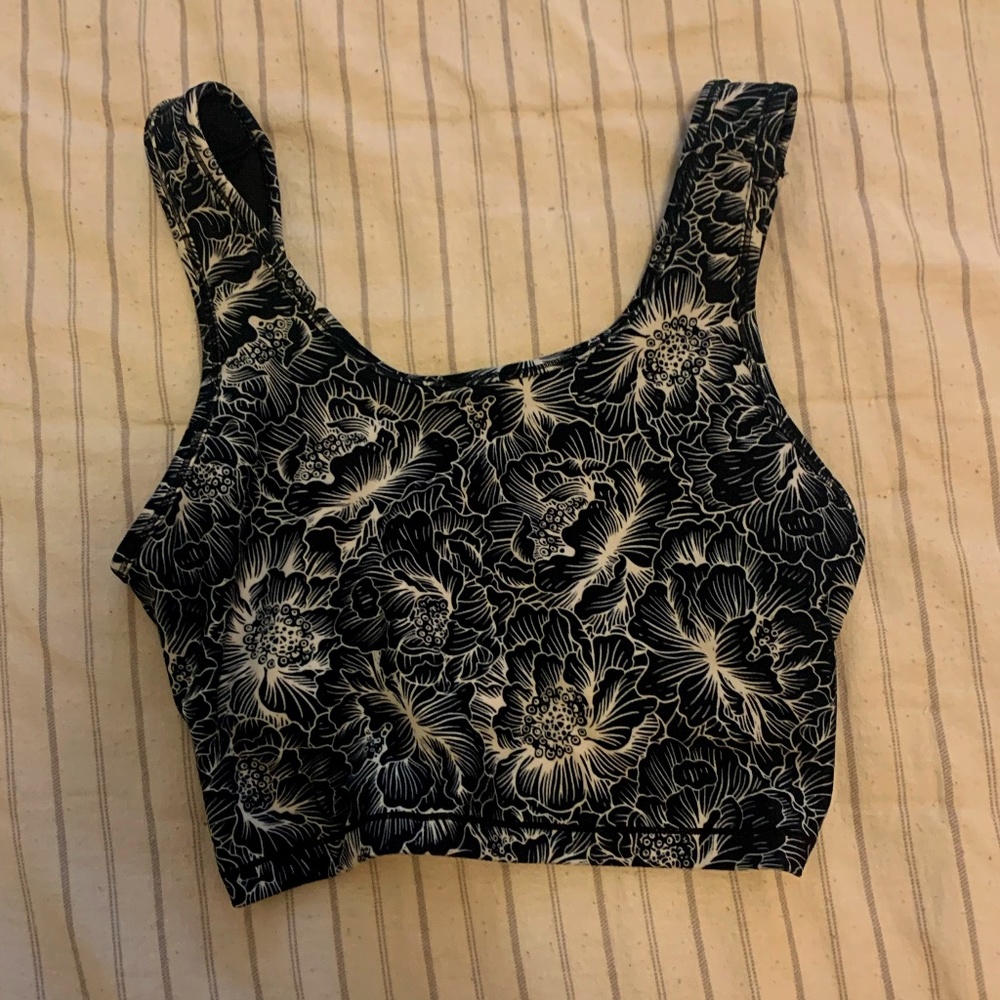 ELLIE ACTIVEWEAR CROP TOP WITH BRA | SIZE M